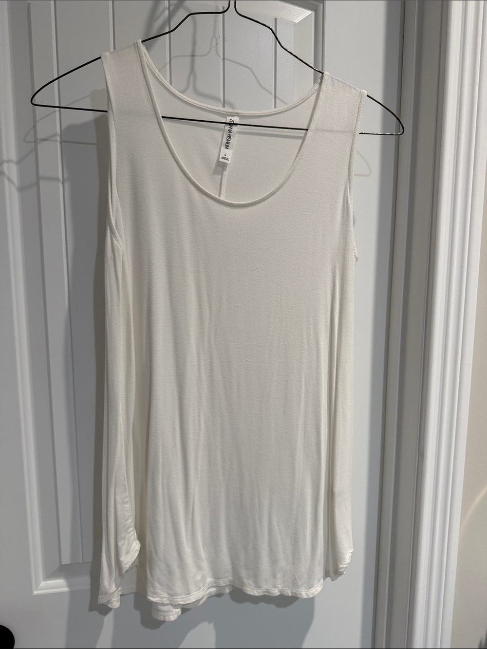 Zenana Outfitters Cream Scoop Neck Tank Top